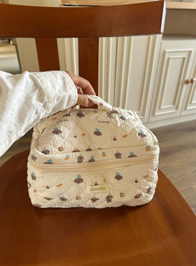 可爱薄荷曼波小羊碎花包女学生大容量化妆包洗漱包手提包收纳包袋