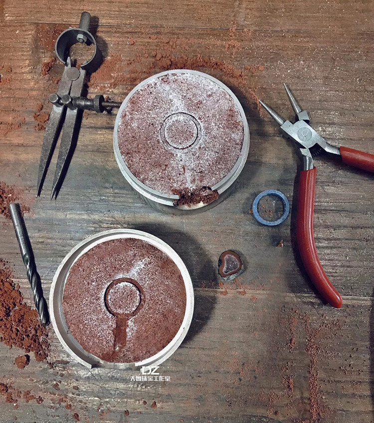 抖音翻砂铸造红沙泥型铸铜铝合铁金金属模具快手首饰加工红沙砂土