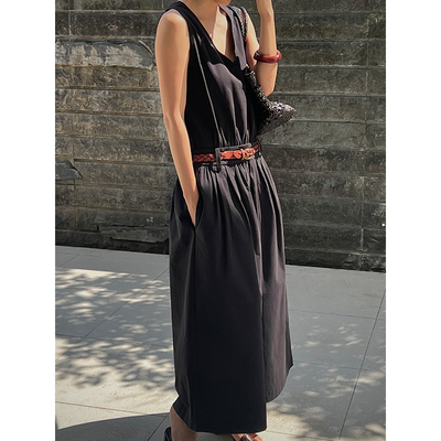 SOTHEA 时髦度假风 2026年夏季双V领个性无袖收腰绑带长款连衣裙