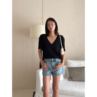 宽松慵懒V领短袖 T恤上衣女 2026年夏日全棉多色微透时尚 SOTHEA