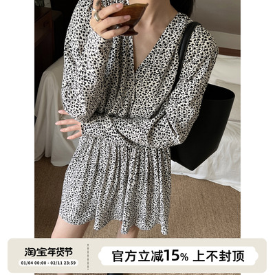 法式复古纯白/碎花V领收腰连衣裙