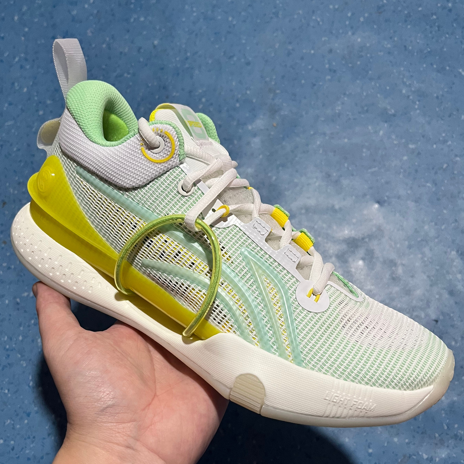 李宁闪击8Premium䨻科技男鞋篮球鞋低帮减震耐磨比赛鞋ABAU105