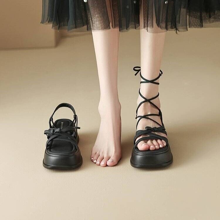 法国罗马绑带凉鞋女夏季巨好看的新款厚底增高百搭黑色系带沙滩鞋