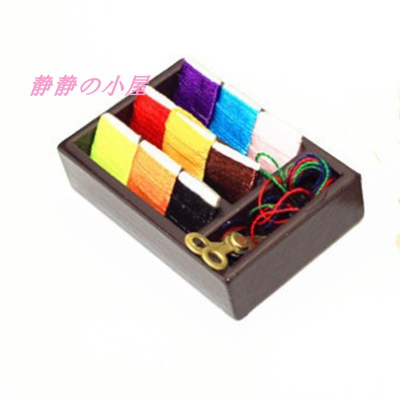 Dollhouse小布娃娃屋配件 场景模型 小孩益智玩具 迷你仿真针线盒 - 封面