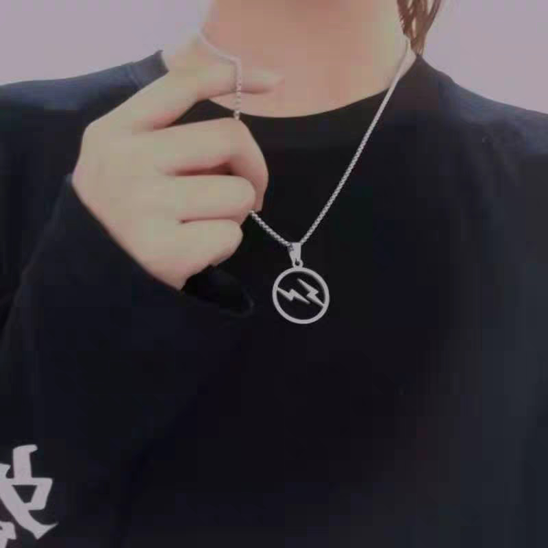 潮牌藤原浩镂空圆双闪电项链男女时尚个性钛钢吊坠嘻哈街头首饰品