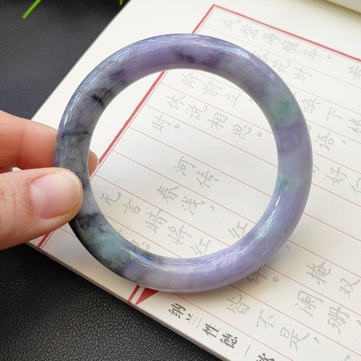 天然翡翠A货细糯种水水润浓紫妖紫飘绿乌鸡多彩圆条胖圆手镯新款
