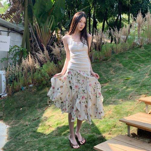 针织蕾丝吊带+印花斜摆不规则半裙清爽海边度假风两件套
