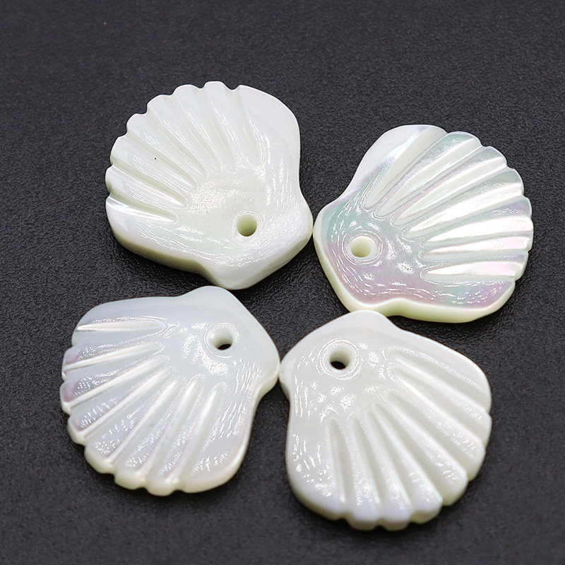 天然海水马蹄螺贝壳材料13mm双面雕刻扇贝吊坠 耳饰品手工diy配件