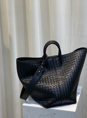 纯手工编织羊皮大托特肩带是头层进口小牛皮