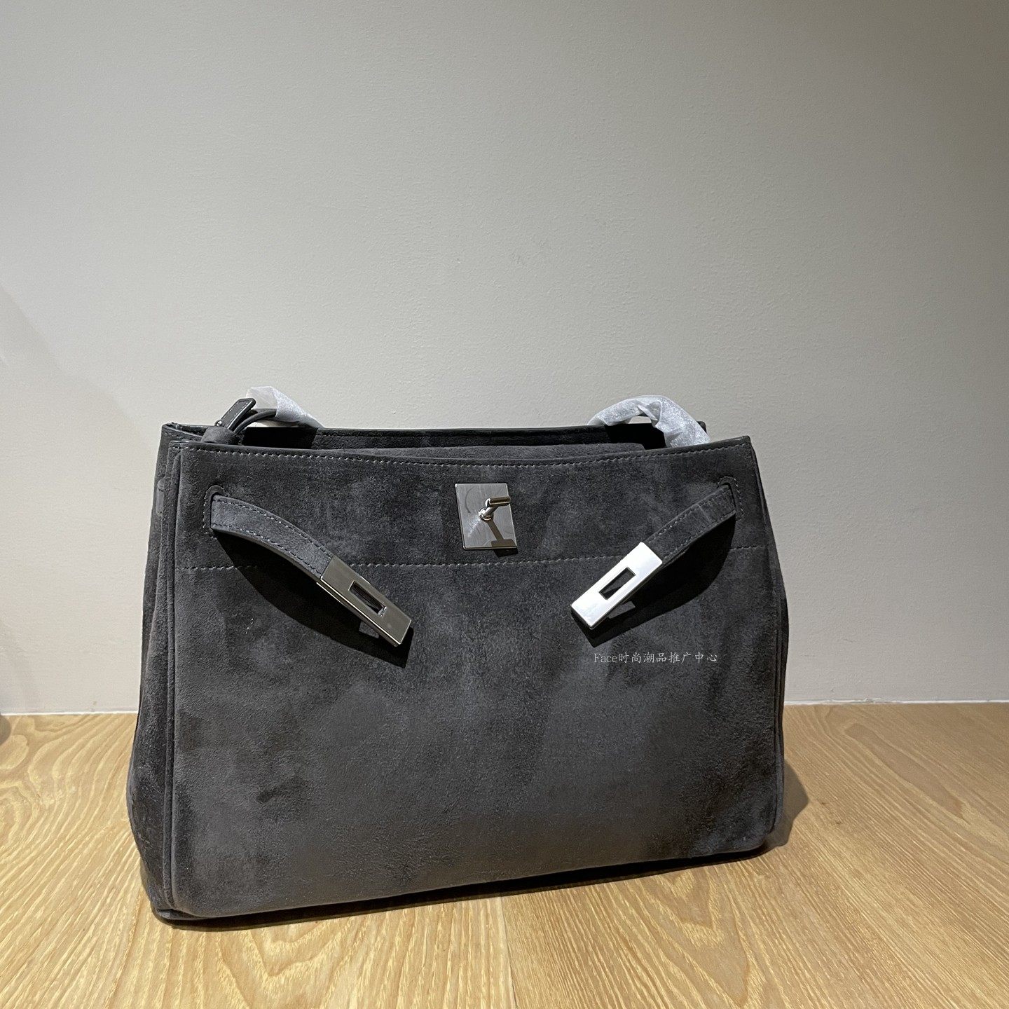 25秋冬钢五金羊津绒腋下凯莉包配长肩带,箱包皮具/热销女包/男包,腋下包,淘宝优惠券,粉丝福利购,淘宝优惠卷