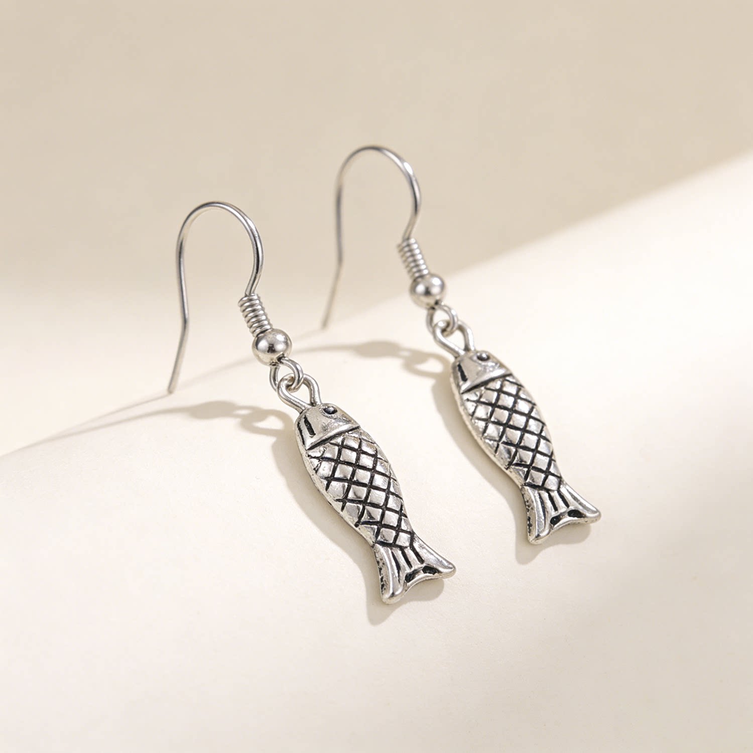 新款古风鱼形耳坠云南民族风饰品复古藏银小鱼耳环垂坠耳饰R178