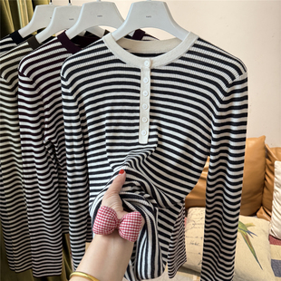 羊毛柔软圆领撞色条纹针织衫女长袖外穿打底毛衣上衣百搭简约纽扣
