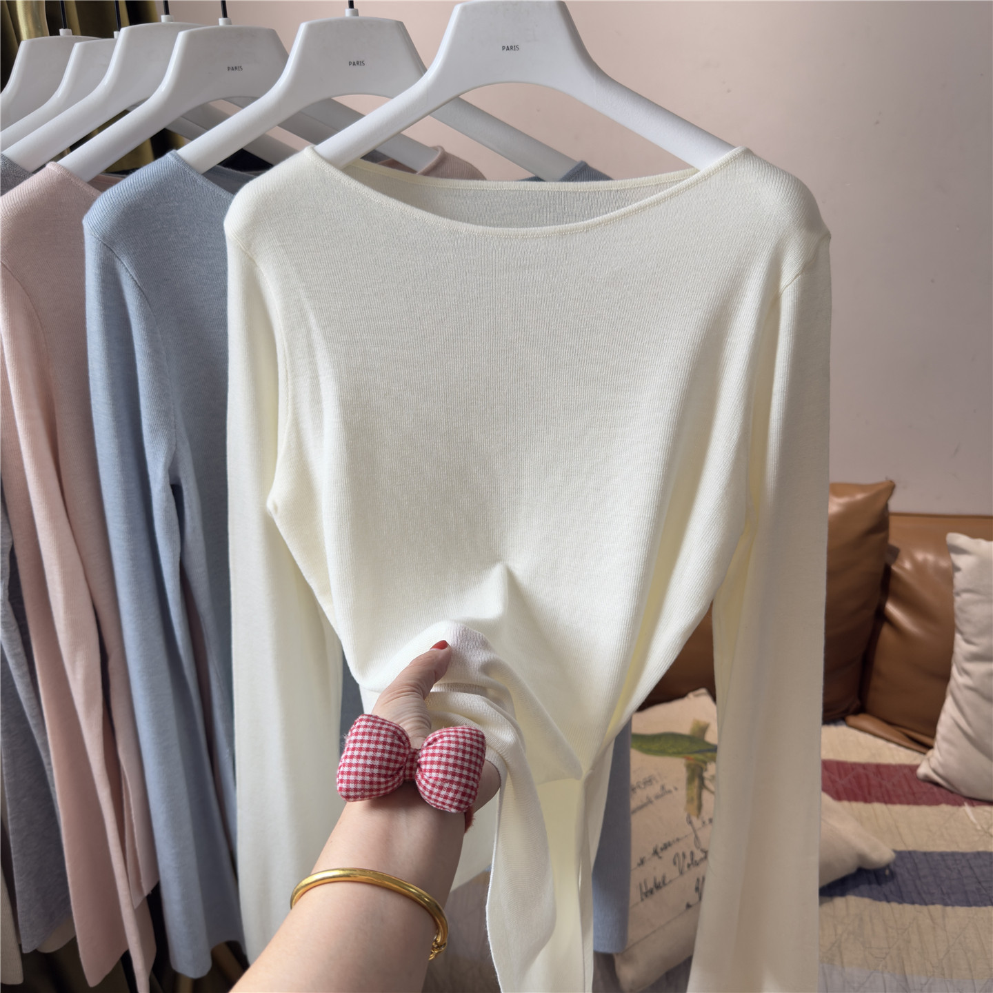 羊毛不规则开叉针织打底衫女修身内搭毛衣上衣纯色百搭简约纽扣