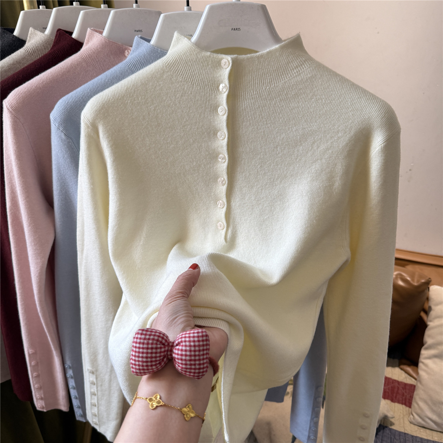 羊毛半高领套头纽扣单排扣针织衫女修身显瘦毛衣通勤长袖上衣白色