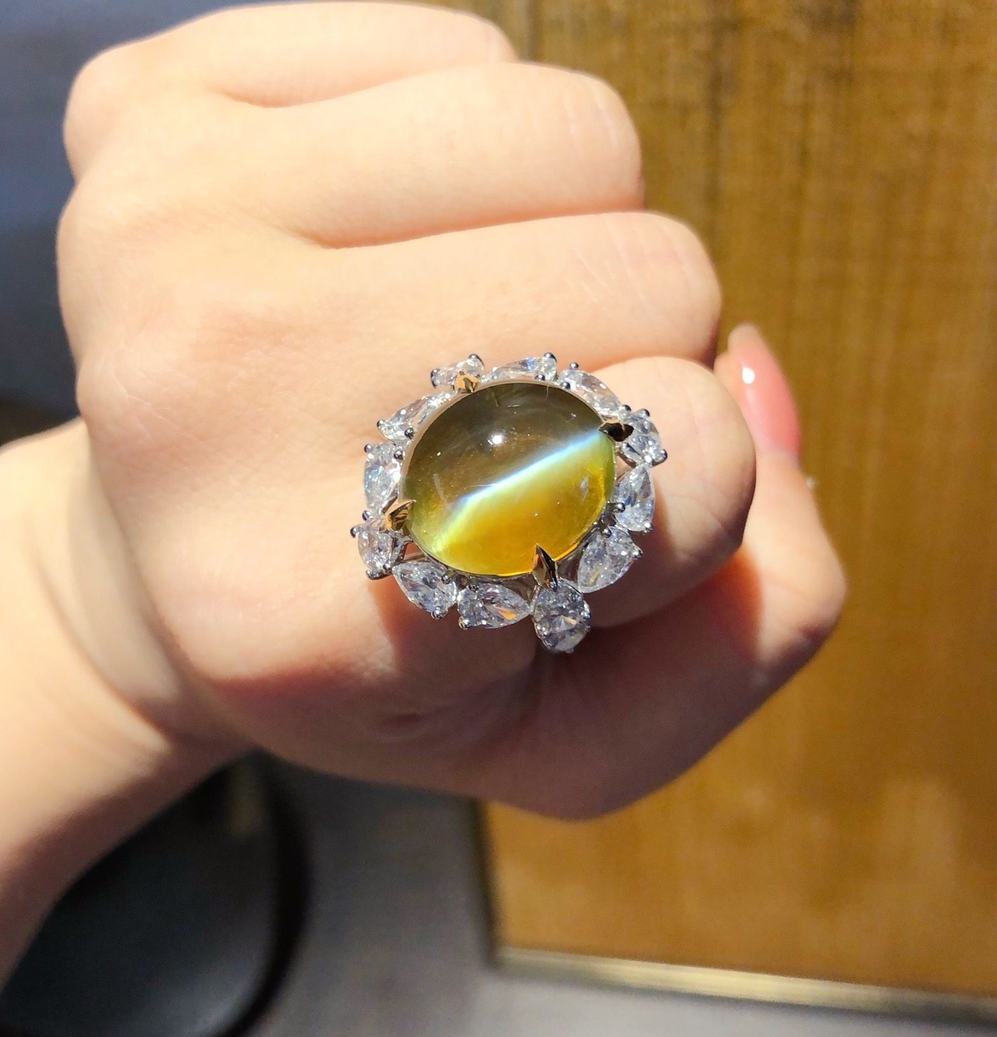 『玥翠』收藏品质 21ct斯里兰卡眼线犀利蜜糖色金绿猫眼钻石戒指