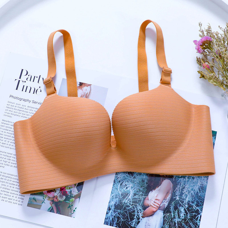 一片式薄厚款内衣聚拢运动文胸