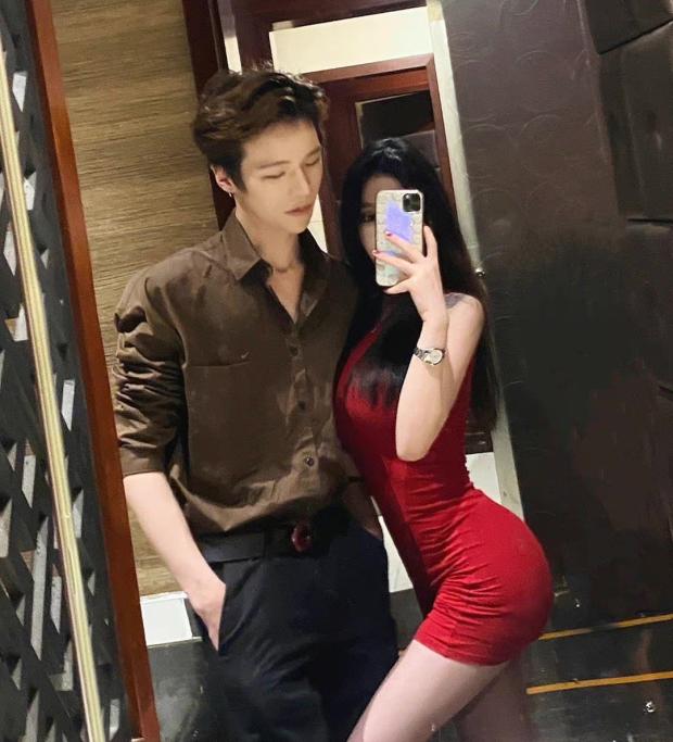 周玖玖同款早秋内搭无袖连衣裙女纯欲性感包臀紧身背心短裙显瘦新