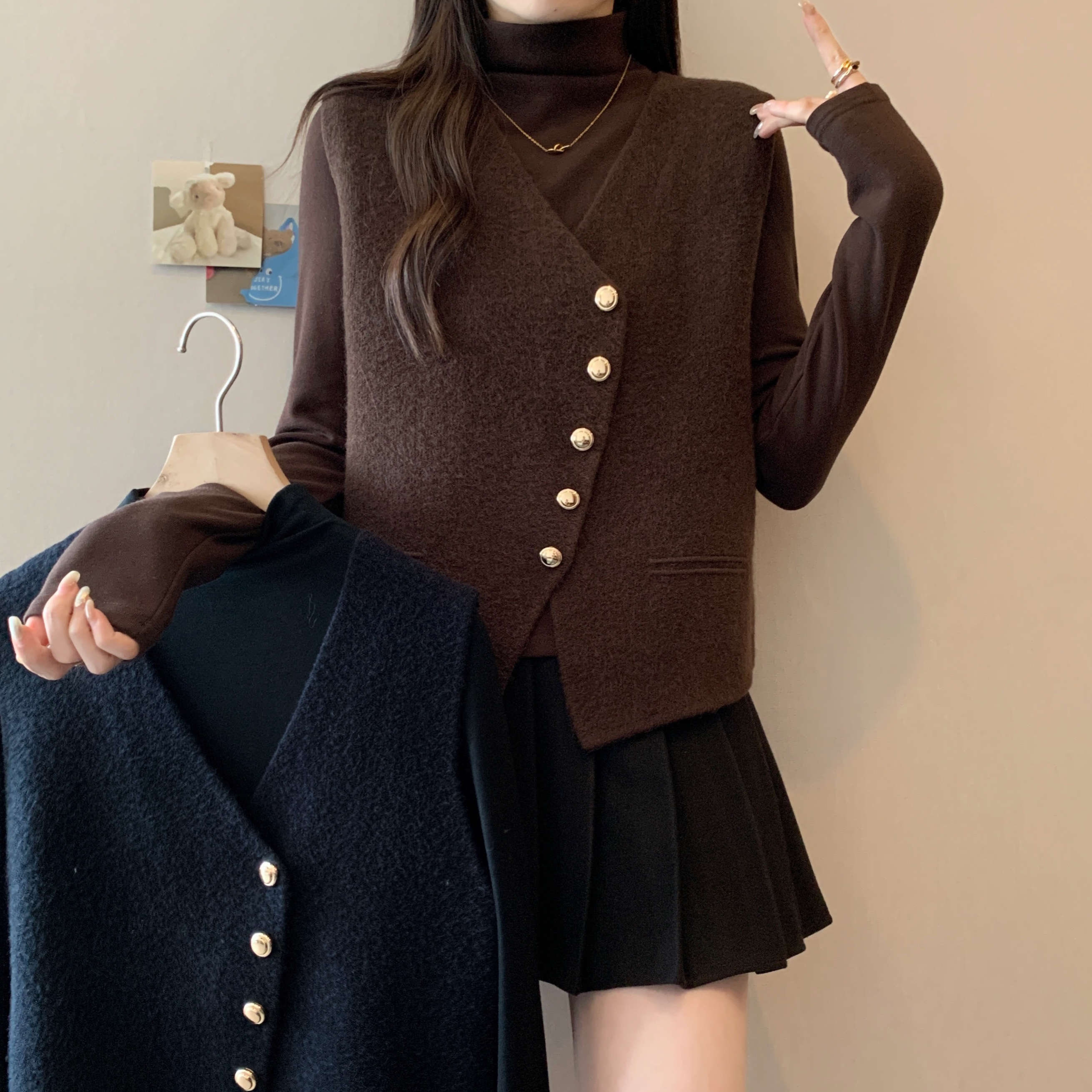 大码女装秋冬新款法式气质斜扣毛衣马甲半高领打底衫两件套，女装大码女装，衣嘉衣服饰