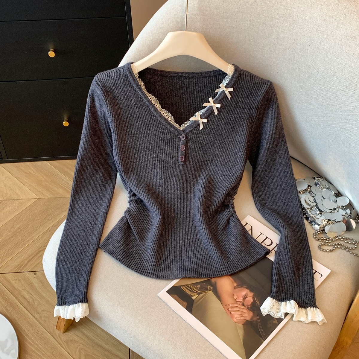 甜美蕾丝拼接蝴蝶结针织衫女2025冬季v领显瘦内搭打底衫上衣，女装针织衫/毛衣，衣嘉衣服饰