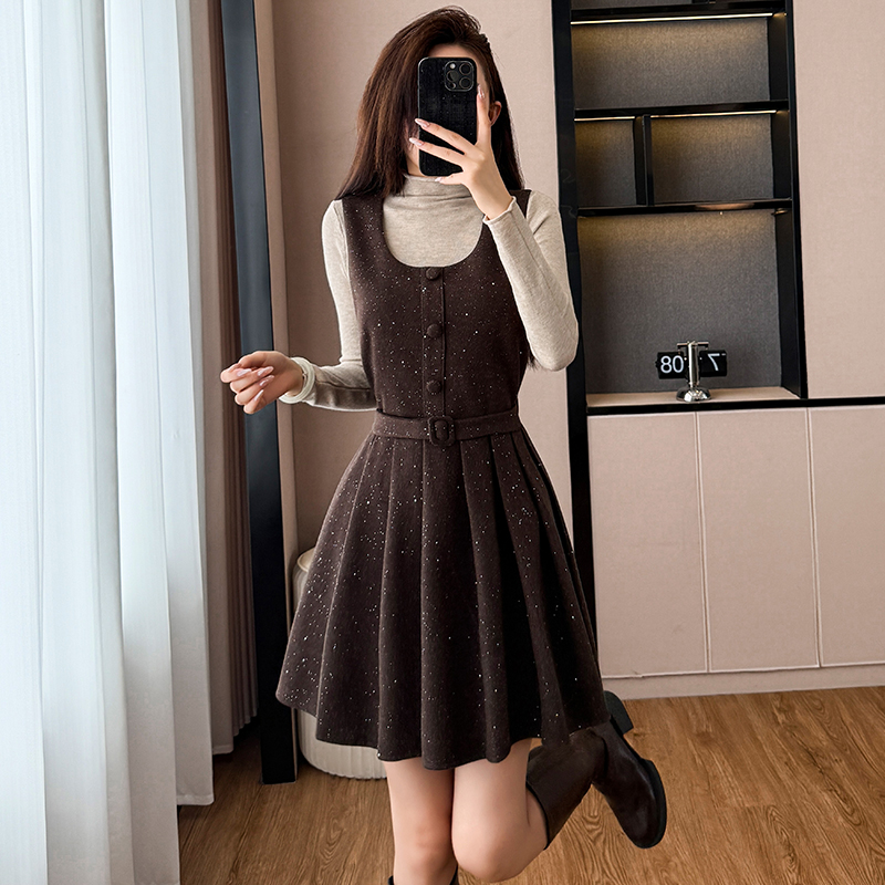 韩版亮闪闪收腰显瘦百褶背心连衣裙女秋季半高领长袖针织衫两件套，女装连衣裙，衣嘉衣服饰