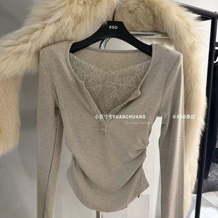 小时代秋冬新款 纯欲V领系扣拼接蕾丝垫肩上衣辣妹掐腰磨毛打底衫