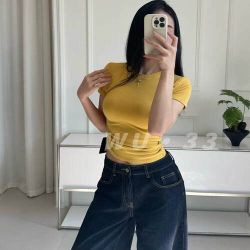wu33圆领短款百搭修身垫肩T恤女