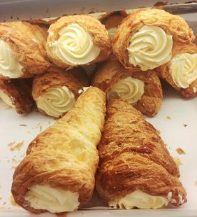 上海特色老字号凯司令面包房 经典招牌白脱卷筒角蛋糕 老式硬奶油