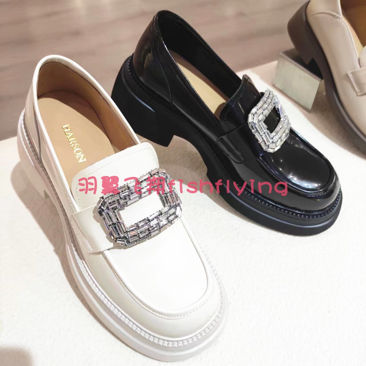 季新款厚底饰扣圆头乐福鞋女单鞋