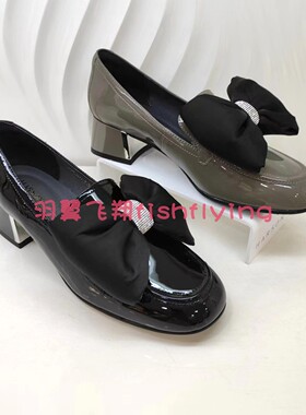 哈森专柜正品断码春秋季方跟灰色深口亮皮大蝴蝶结女单鞋HL226011