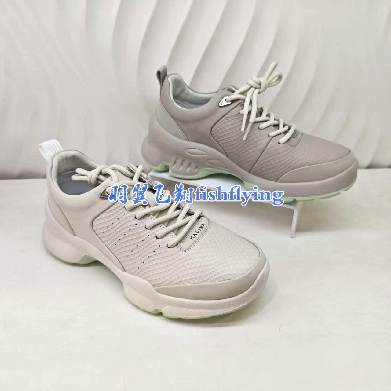 KCM267903卡迪娜专柜正品2026春季新牛皮系带柔软运动休闲女单鞋