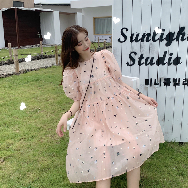 Real price ~ round neck retro back lace up skirt embroidery bubble sleeve versatile dress