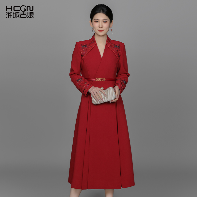 中国风苗族刺绣收腰气质战袍长裙