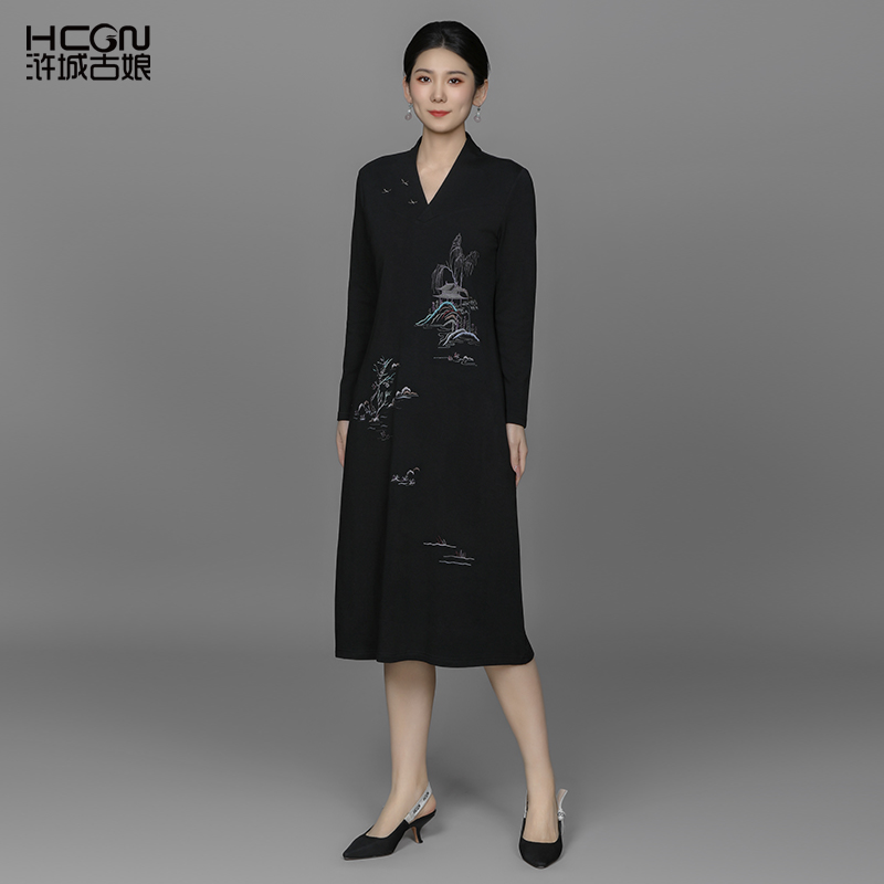 中国风棉V领长袖精致刺绣连衣裙