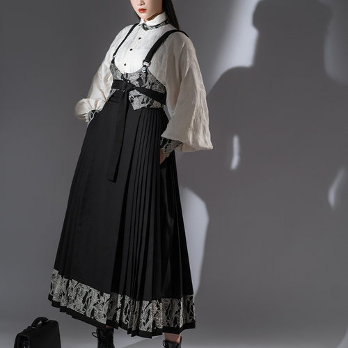 拟梦国风原创无人区明制改良日常汉服外套秋冬黑色腰封口袋马面裙