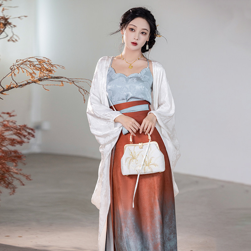 拟梦釉里红原创国风新中式蝙蝠袖花瓣钉珠黄昇墓宋抹红蓝渐变旋裙