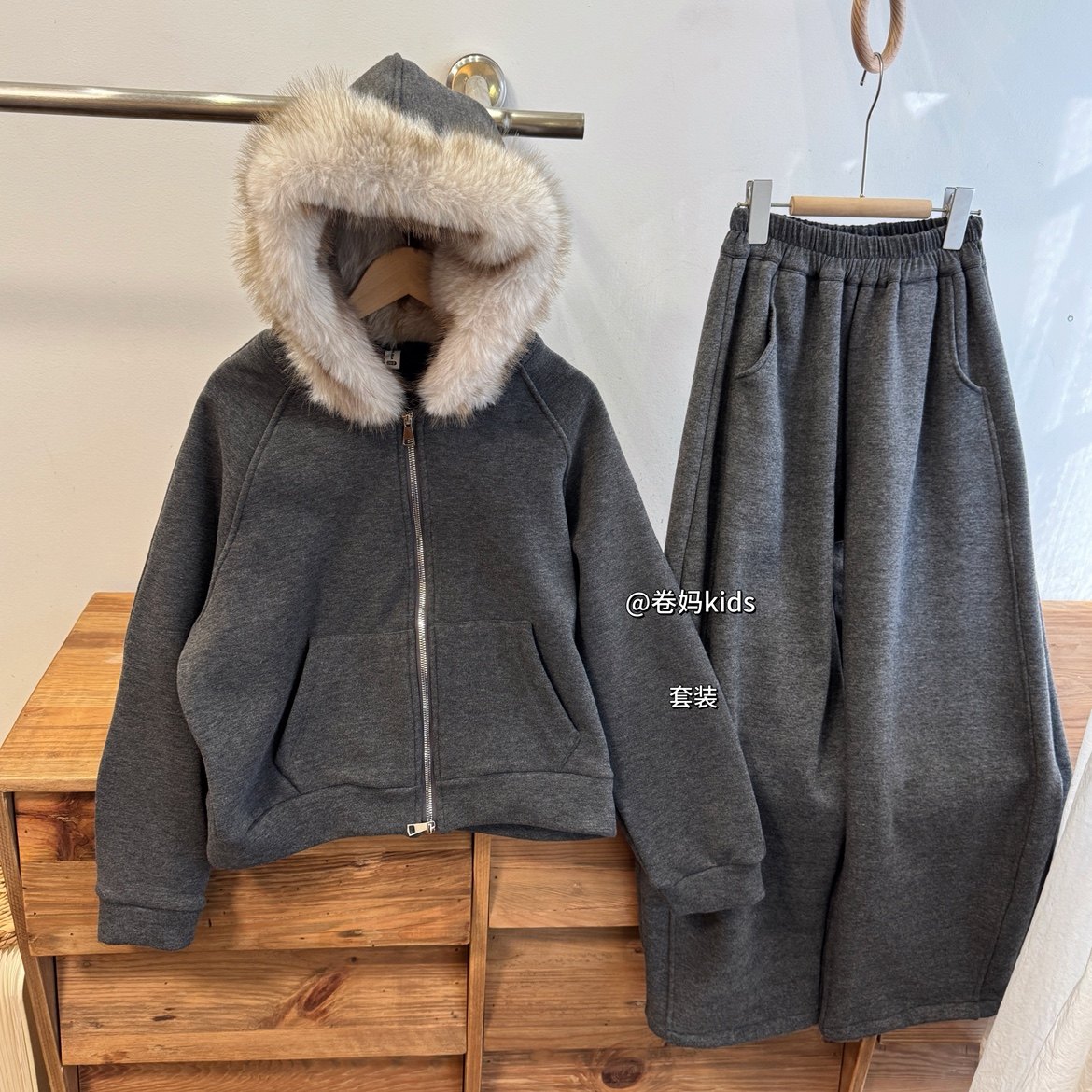 卷妈童品26冬季中大女童套装韩版一体绒毛领外套休闲弯刀裤两件套,童装/婴儿装/亲子装,套装,淘宝优惠券,粉丝福利购,淘宝优惠卷