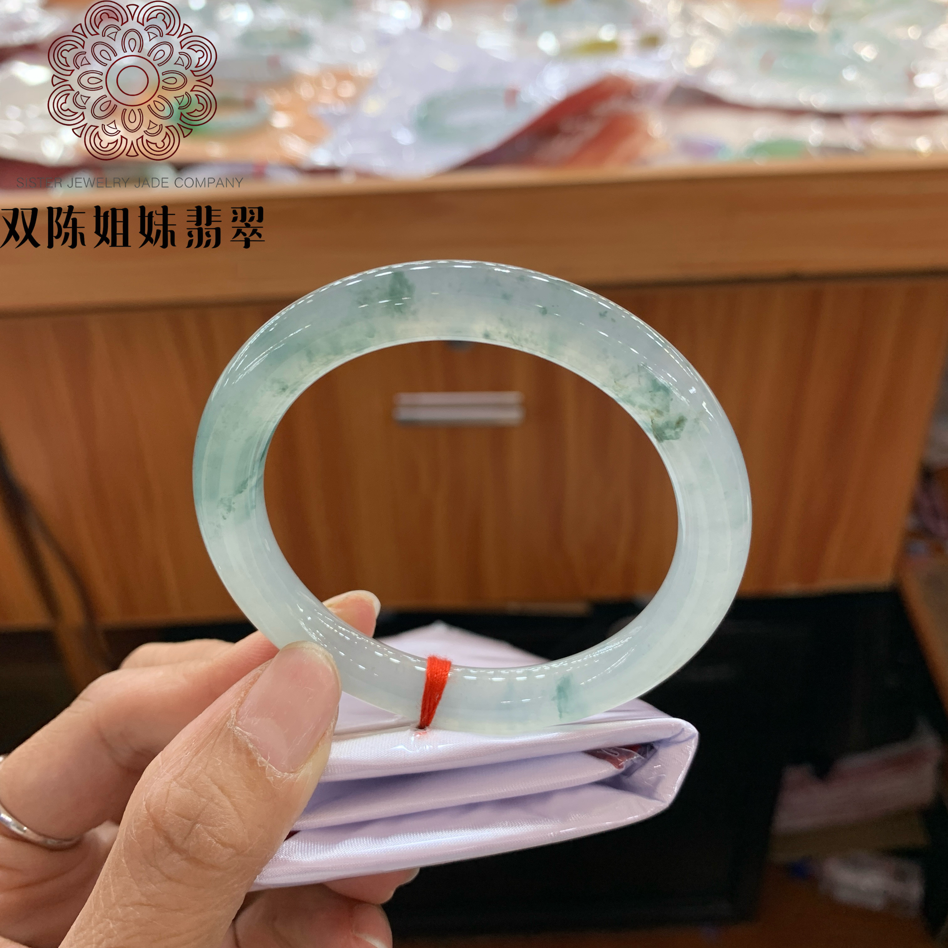 双陈姐妹珠宝56.1圆条缅甸天然A货冰种飘花翡翠手镯女款玉石镯子