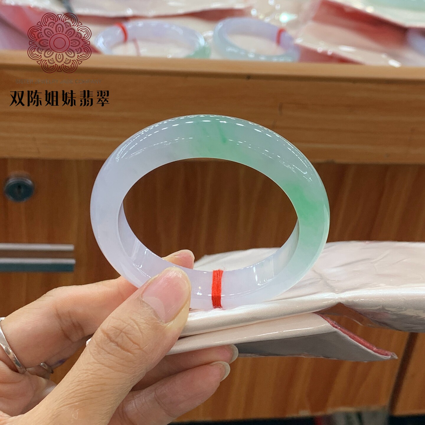 双陈姐妹珠宝 52,1正圈缅甸冰种飘阳绿花翡翠手镯玉镯子女款高端