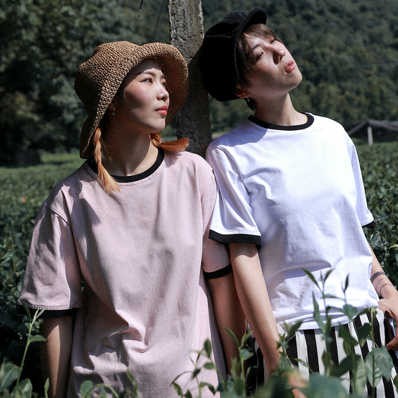7-23STILL YOU×ÔÖÆ¼òµ¥°Ù´îºÚ±ßÆ´É«ÏÔÊݺô©¶ÌÐäTÐôŮʽt-shirt