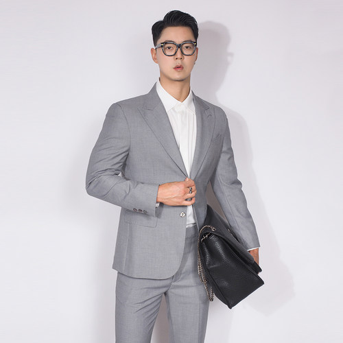 川泽戗驳领灰色轻商务西服套装