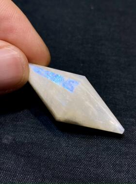 天然水晶灵摆 月光石双尖灵摆吊坠 男女水晶挂件 毛衣链 一物一图