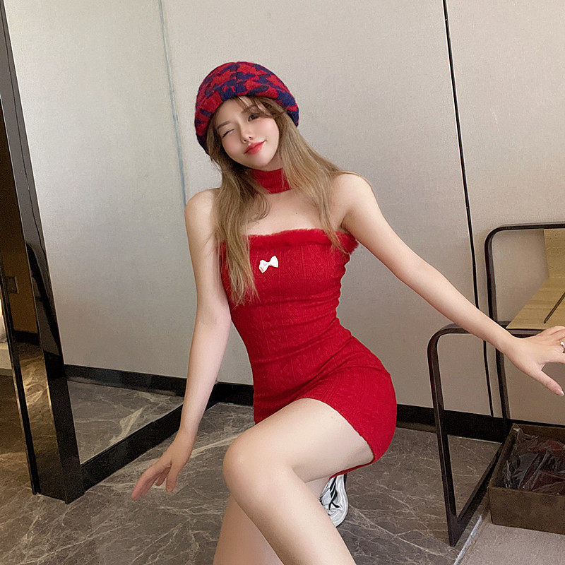 性感红色圣诞高腰时尚挂脖无袖连衣裙2025秋冬新款女紧身修身包臀