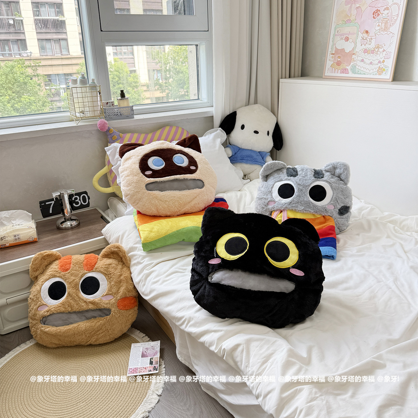 可爱猫咪吐彩虹珊瑚绒两用抱枕图片