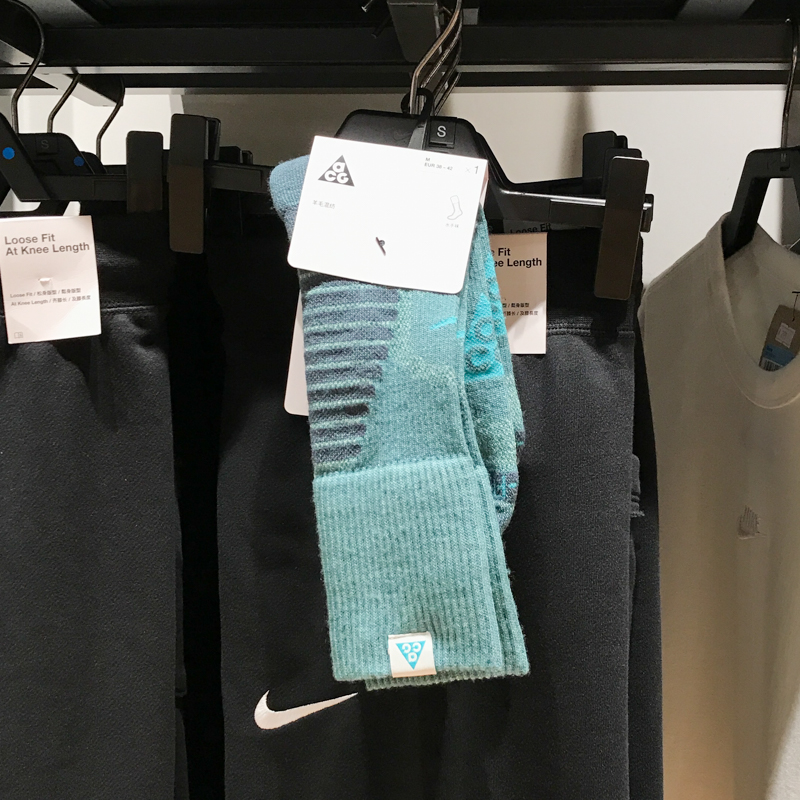 耐克休闲透气中筒运动袜
