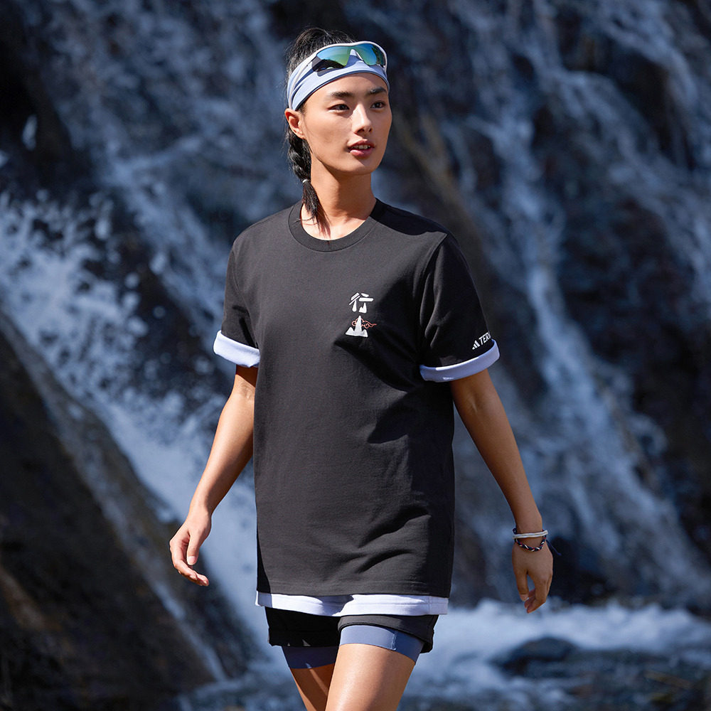 Adidas阿迪达斯男女夏季圆领字母印花透气速干运动短袖T恤IU1265