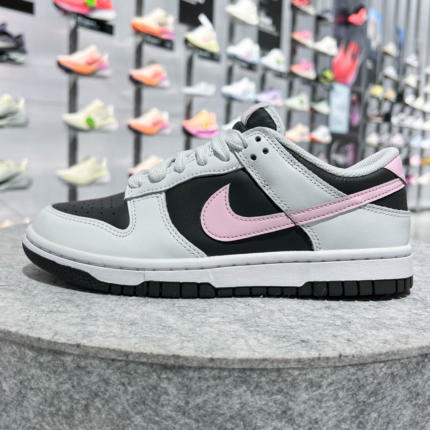 NIKE耐克女子夏季DUNK LOW轻便运动鞋滑板鞋休闲鞋板鞋IB8510-100