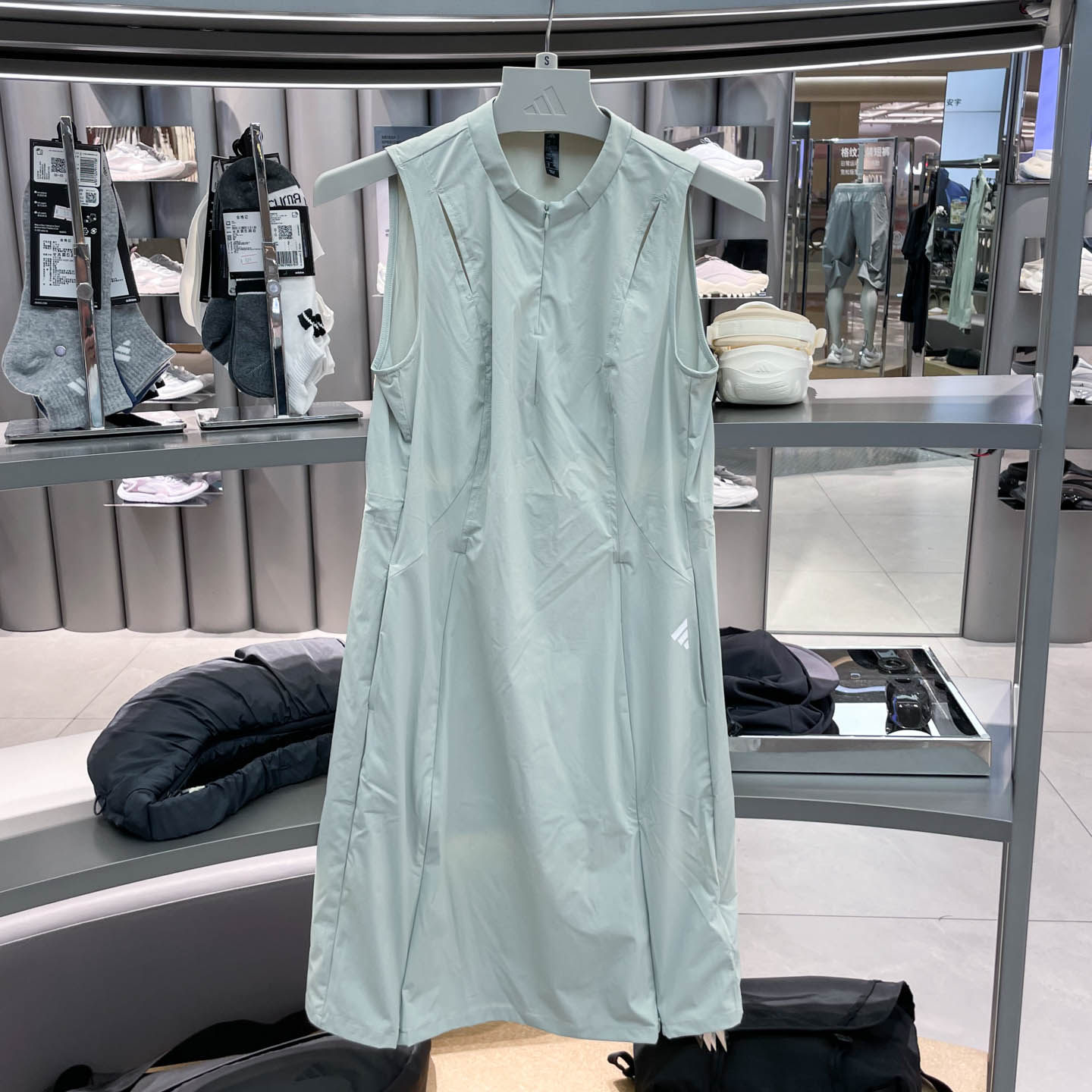 Adidas阿迪达斯三叶草女装2026夏季新款无袖休闲运动连衣裙KY7841
