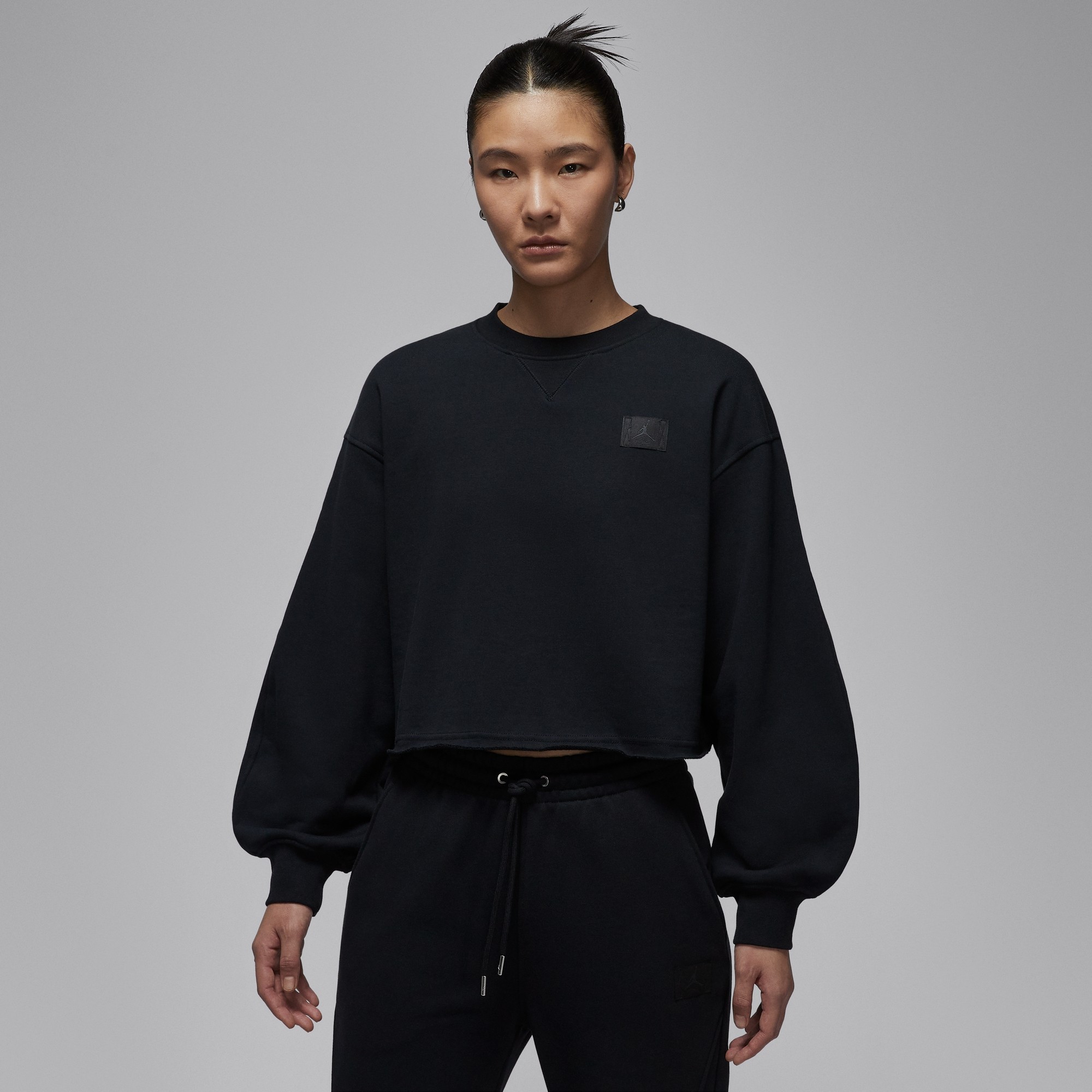Nike耐克2026女子卫衣春季运动休闲短款针织圆领套头衫IF1007-010