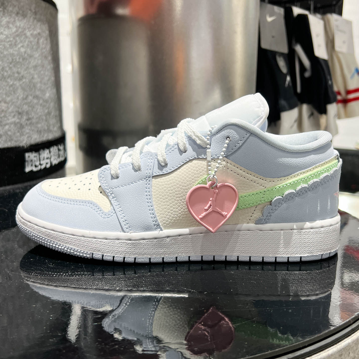 Nike耐克AJ1女大童鞋白蓝低帮气垫篮球鞋运动休闲鞋IB7113-403