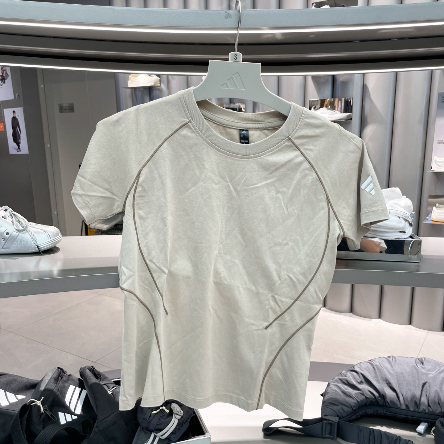 Adidas阿迪达斯女装2026